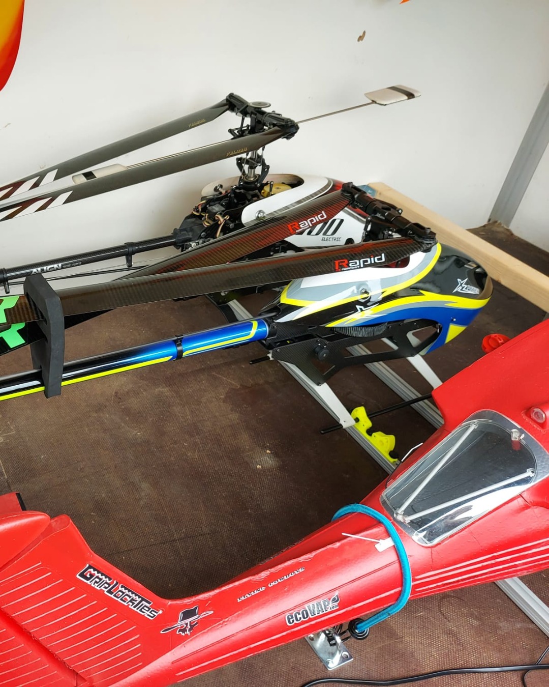 Ad bij zijn vliegtuigverzameling